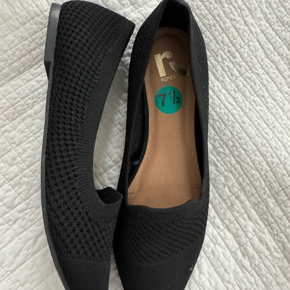 Report Signature Black Textured Flats